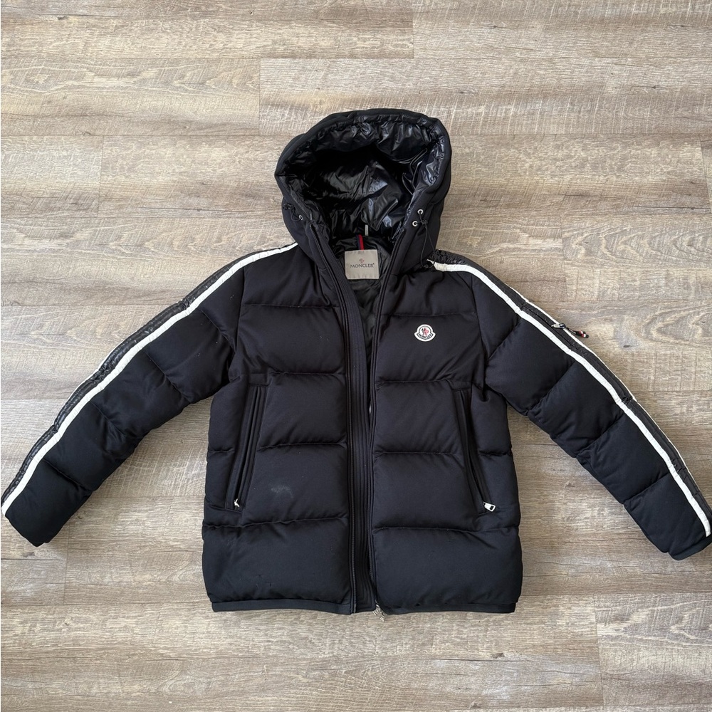 Authentic Moncler Men's Sanbesan Down Short Puffer Jacket